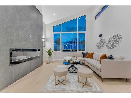 4807 Claret Street Nw, Calgary, AB - Indoor Photo Showing Living Room