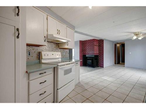 806 Bayview Road, Strathmore, AB - Indoor Photo Showing Kitchen