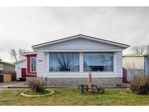 806 Bayview Road, Strathmore, AB - Outdoor