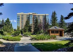 204-4603 Varsity Drive NW Calgary, AB T3A 2V7