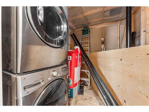 3644 Dover Ridge Drive Se, Calgary, AB - Indoor Photo Showing Laundry Room