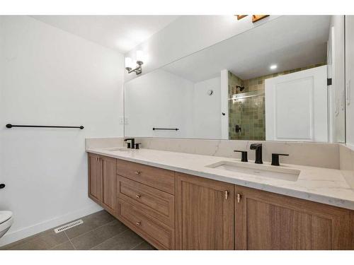 207-8235 8 Avenue Sw, Calgary, AB - Indoor Photo Showing Bathroom