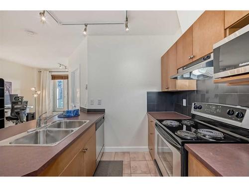 305-328 21 Avenue Sw, Calgary, AB - Indoor Photo Showing Kitchen With Double Sink