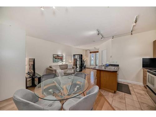 305-328 21 Avenue Sw, Calgary, AB - Indoor Photo Showing Kitchen