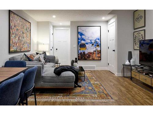 12 Silver Spruce Bay Sw, Calgary, AB - Indoor Photo Showing Living Room