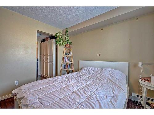 2316-175 Panatella Hill Nw, Calgary, AB - Indoor Photo Showing Bedroom