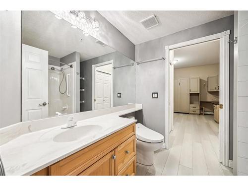 124-223 Tuscany Springs Boulevard Nw, Calgary, AB - Indoor Photo Showing Bathroom