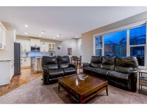 51 Auburn Glen Heights Se, Calgary, AB - Indoor Photo Showing Living Room