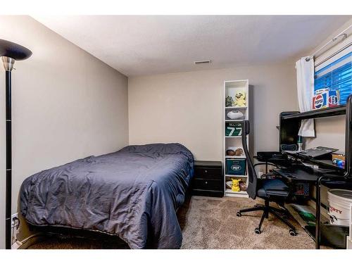 51 Auburn Glen Heights Se, Calgary, AB - Indoor Photo Showing Bedroom