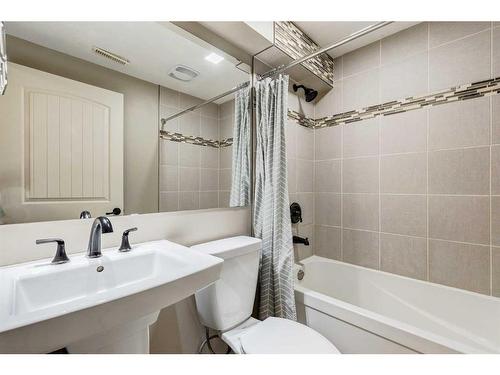 51 Auburn Glen Heights Se, Calgary, AB - Indoor Photo Showing Bathroom