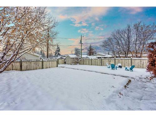 2004 52 Street Nw, Calgary, AB - Outdoor