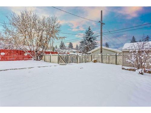 2004 52 Street Nw, Calgary, AB - Outdoor