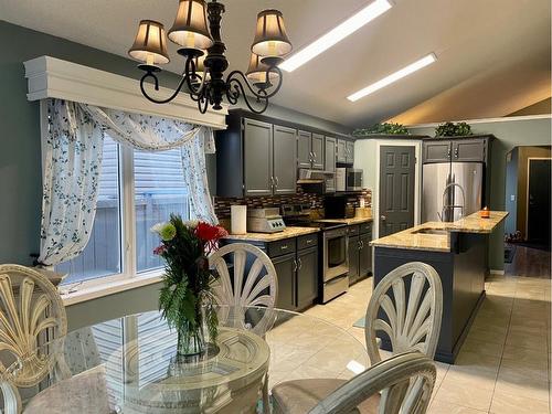 55 Somercrest Close Sw, Calgary, AB - Indoor Photo Showing Dining Room