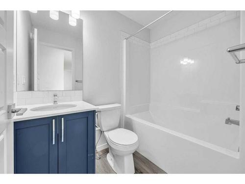 491 Tekarra Drive Nw, Calgary, AB - Indoor Photo Showing Bathroom