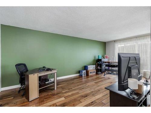 211-4455A Greenview Drive Ne, Calgary, AB - Indoor