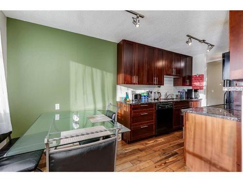 211-4455A Greenview Drive Ne, Calgary, AB - Indoor Photo Showing Kitchen