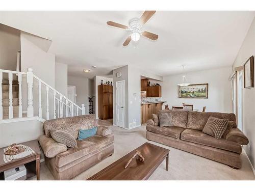 703-720 Willowbrook Road Nw, Airdrie, AB - Indoor Photo Showing Living Room