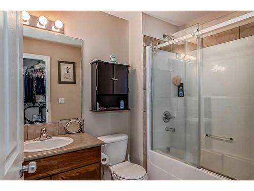 703-720 Willowbrook Road Nw, Airdrie, AB - Indoor Photo Showing Bathroom