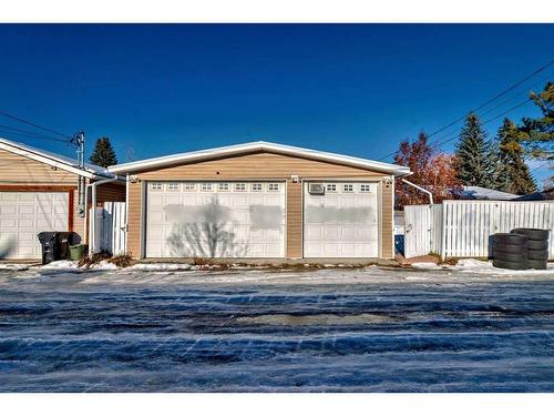 35 Lake Sylvan Close Se, Calgary, AB - Outdoor