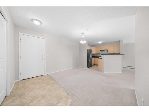 1204-16320 24 Street Sw, Calgary, AB - Indoor