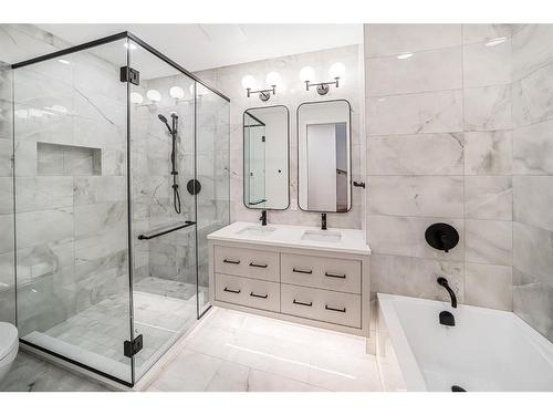 1406 22 Avenue Nw, Calgary, AB - Indoor Photo Showing Bathroom