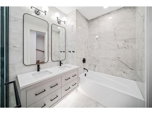 1406 22 Avenue Nw, Calgary, AB - Indoor Photo Showing Bathroom