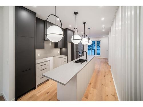 1406 22 Avenue Nw, Calgary, AB - Indoor Photo Showing Kitchen With Upgraded Kitchen