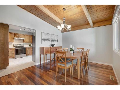 752 Archwood Road Se, Calgary, AB - Indoor Photo Showing Dining Room