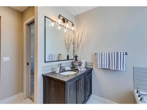 204 Langwell Common Se, Airdrie, AB - Indoor Photo Showing Bathroom