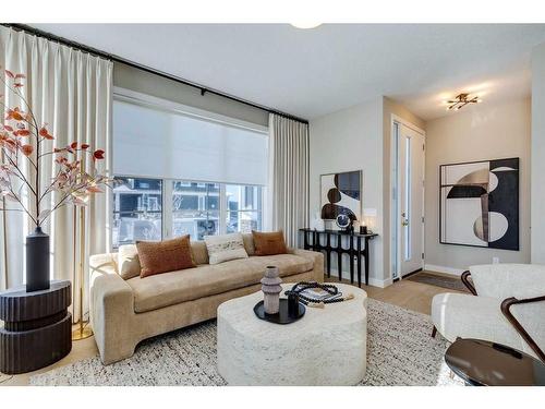 204 Langwell Common Se, Airdrie, AB - Indoor Photo Showing Living Room