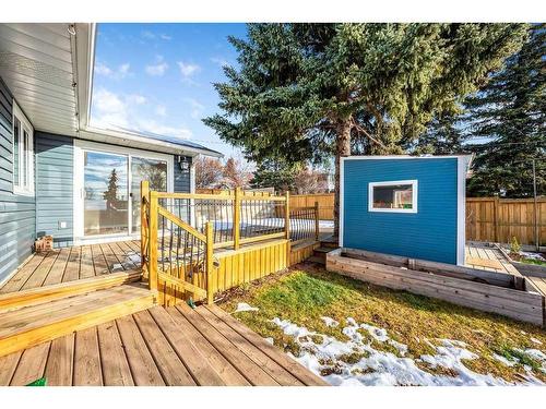 14 Columbia Place Nw, Calgary, AB - Outdoor With Deck Patio Veranda With Exterior