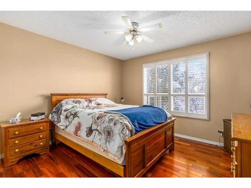 344 Templeton Circle Ne, Calgary, AB - Indoor Photo Showing Bedroom