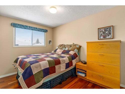 344 Templeton Circle Ne, Calgary, AB - Indoor Photo Showing Bedroom