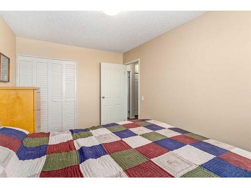 344 Templeton Circle Ne, Calgary, AB - Indoor Photo Showing Bedroom