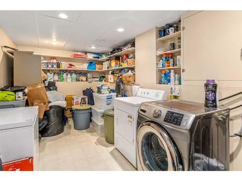 344 Templeton Circle Ne, Calgary, AB - Indoor Photo Showing Laundry Room