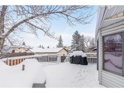 344 Templeton Circle Ne, Calgary, AB - Outdoor