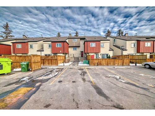 10-4740 Dalton Dr, Calgary Drive, Calgary, AB - Outdoor