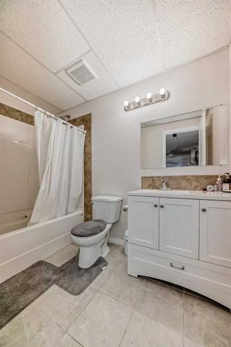 10-4740 Dalton Dr, Calgary Drive, Calgary, AB - Indoor Photo Showing Bathroom