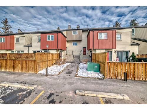 10-4740 Dalton Dr, Calgary Drive, Calgary, AB - Outdoor