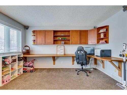 559 Douglas Glen Boulevard Se, Calgary, AB - Indoor Photo Showing Office