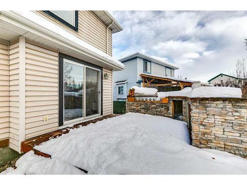 559 Douglas Glen Boulevard Se, Calgary, AB - Outdoor With Exterior