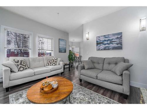 202-60 Royal Oak Plaza Nw, Calgary, AB - Indoor Photo Showing Living Room