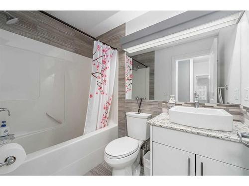 202-60 Royal Oak Plaza Nw, Calgary, AB - Indoor Photo Showing Bathroom