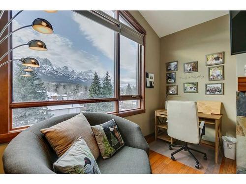 302-1002 8 Avenue, Canmore, AB - Indoor