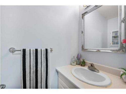 344-4525 31 Street Sw, Calgary, AB - Indoor Photo Showing Bathroom