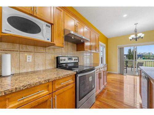 277 Martin Crossing Place Ne, Calgary, AB - Indoor Photo Showing Kitchen