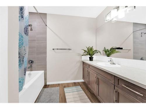 113 Cityline Square Ne, Calgary, AB - Indoor Photo Showing Bathroom