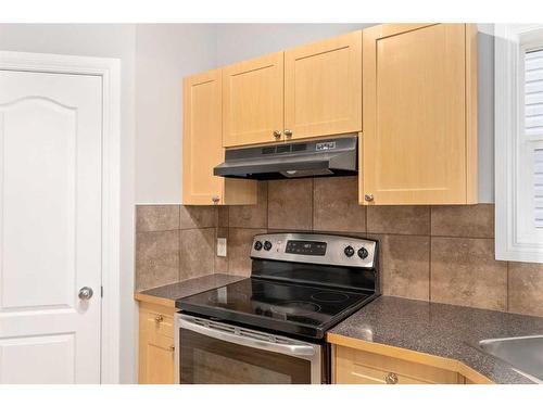 242 Covemeadow Bay Ne, Calgary, AB - Indoor Photo Showing Kitchen