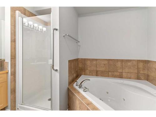 242 Covemeadow Bay Ne, Calgary, AB - Indoor Photo Showing Bathroom