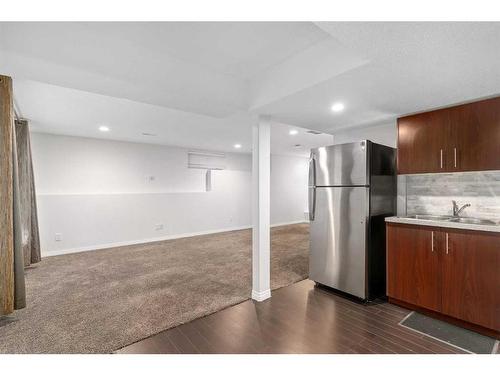 242 Covemeadow Bay Ne, Calgary, AB - Indoor Photo Showing Kitchen